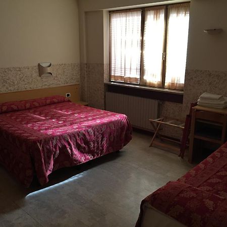 Hotel Nettuno Milan Bagian luar foto
